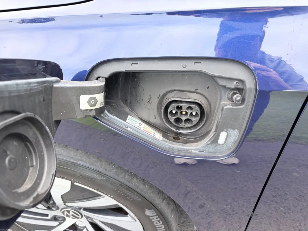 Volkswagen Golf 2023 PHEV with huge spec - Image 6