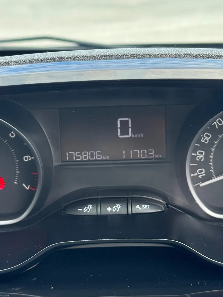 Peugeot 208 2016 - Image 3