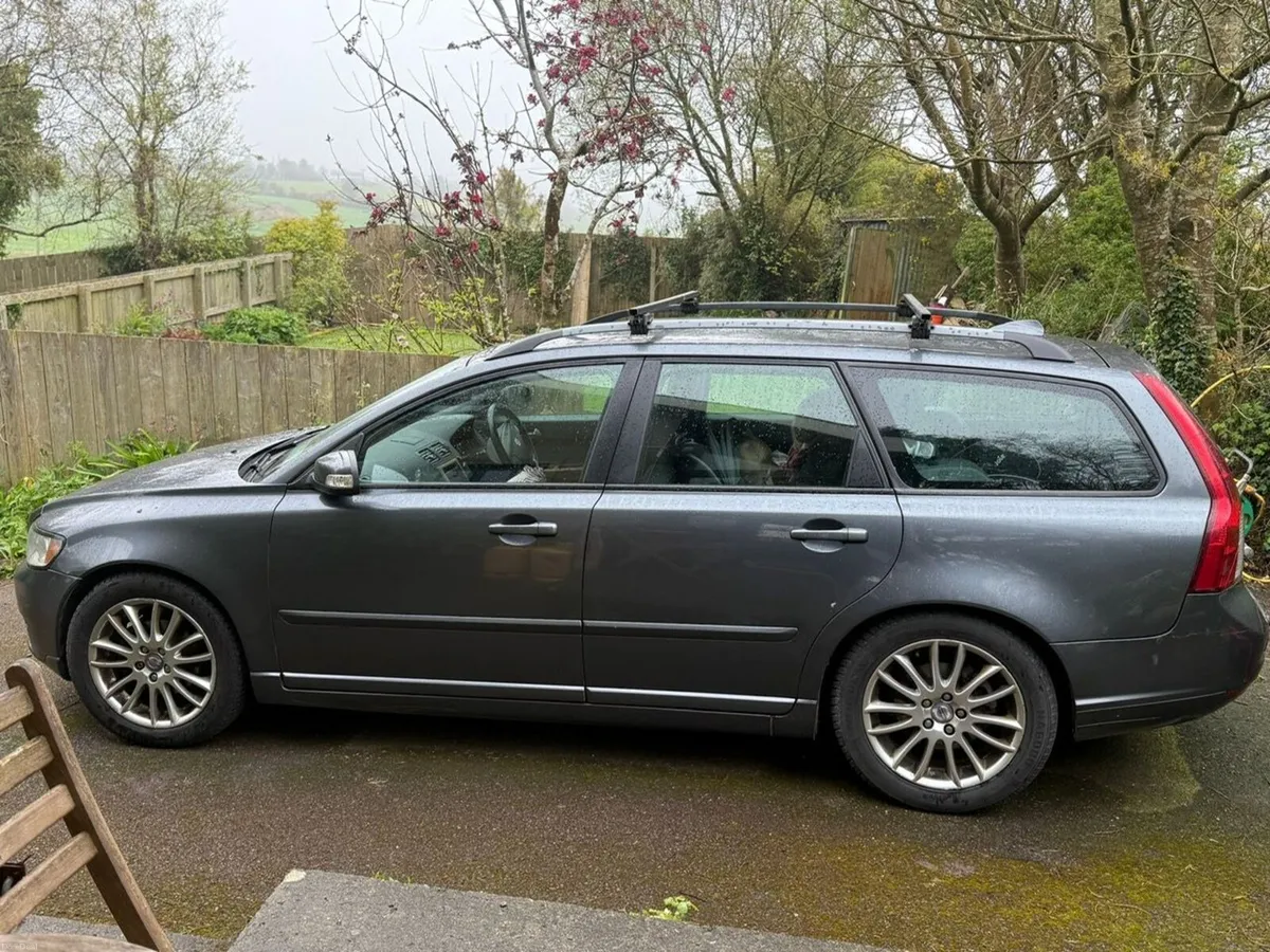 Volvo V50 1.6D SE 05DR, 2008 €1950 ONO - Image 3