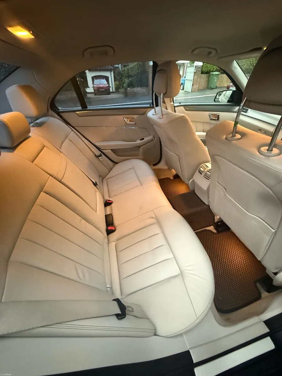 Mercedes Benz E220 AMG Sport - Image 3