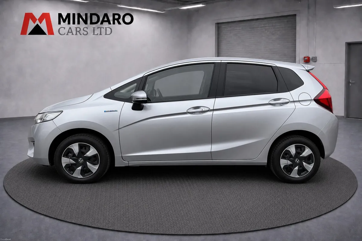 HONDA FIT//HYBRID//AUTOMATIC//EXCELLENT CAR - Image 5