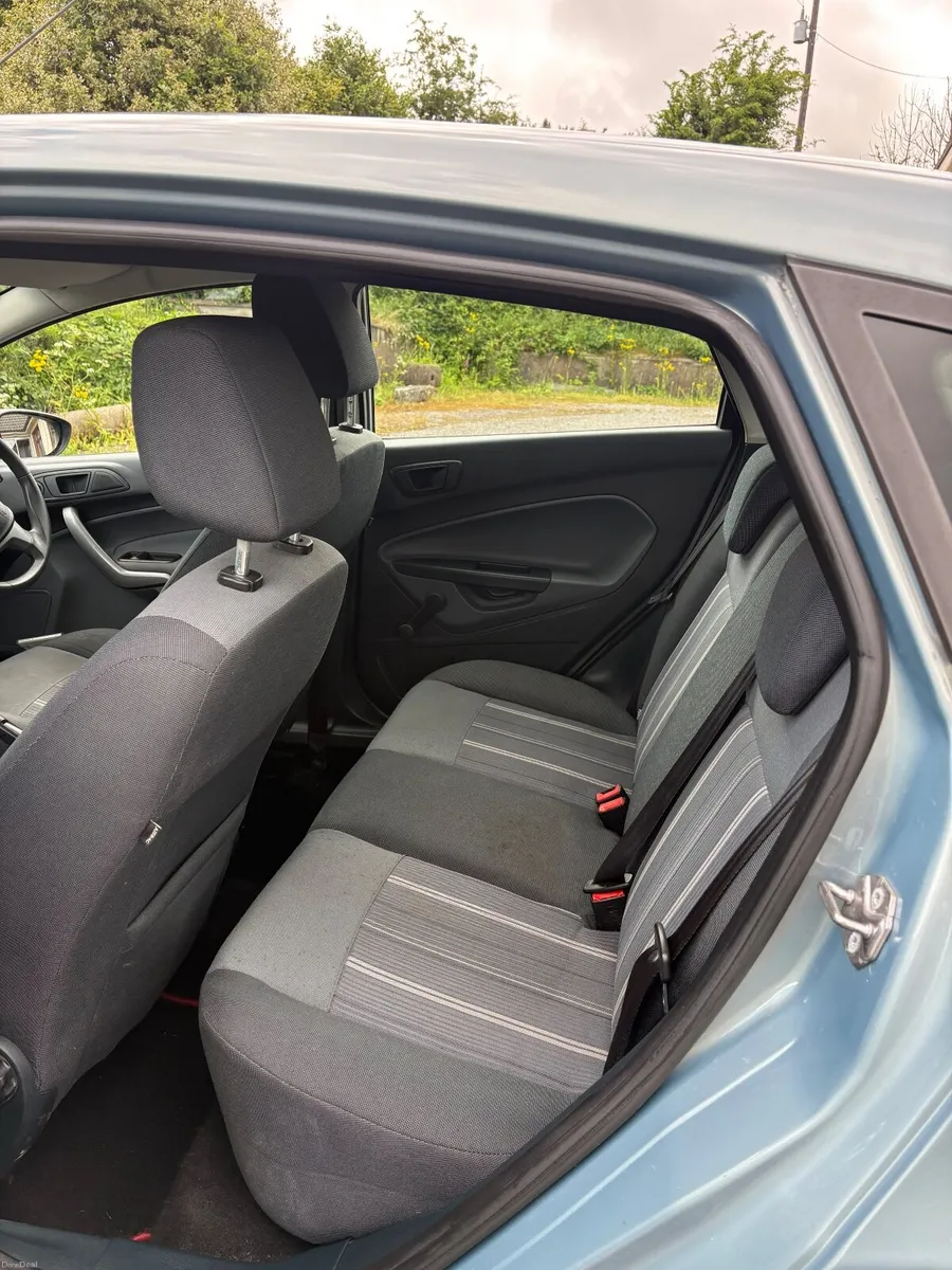 Ford Fiesta 2009 - Image 2