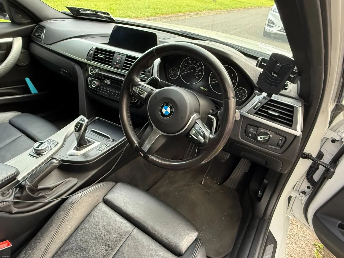 BMW 3-Series 2017 - Image 3