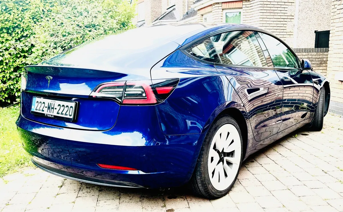 Tesla 3 - Image 2