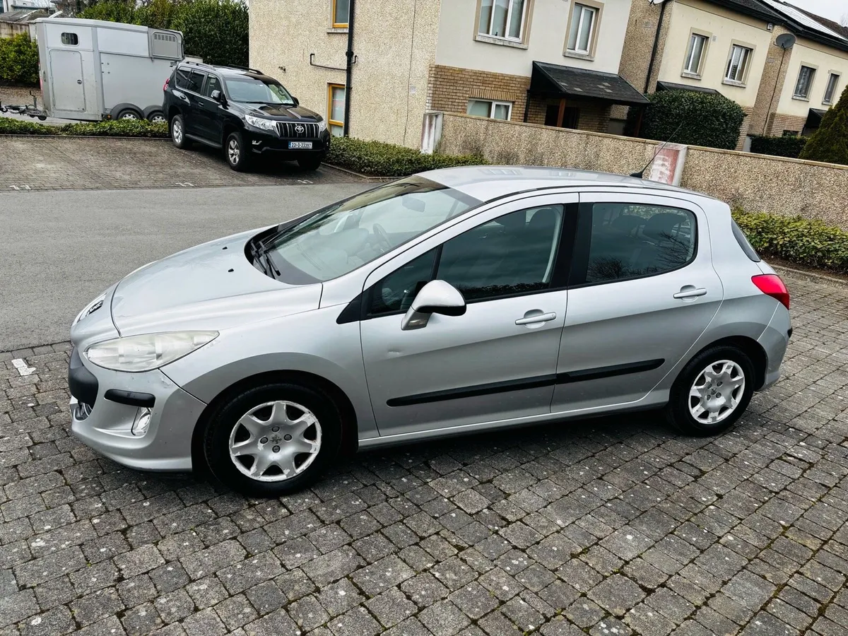 PEUGEOT 308 AUTOMATIC FRESH NCT 9/26 - Image 1