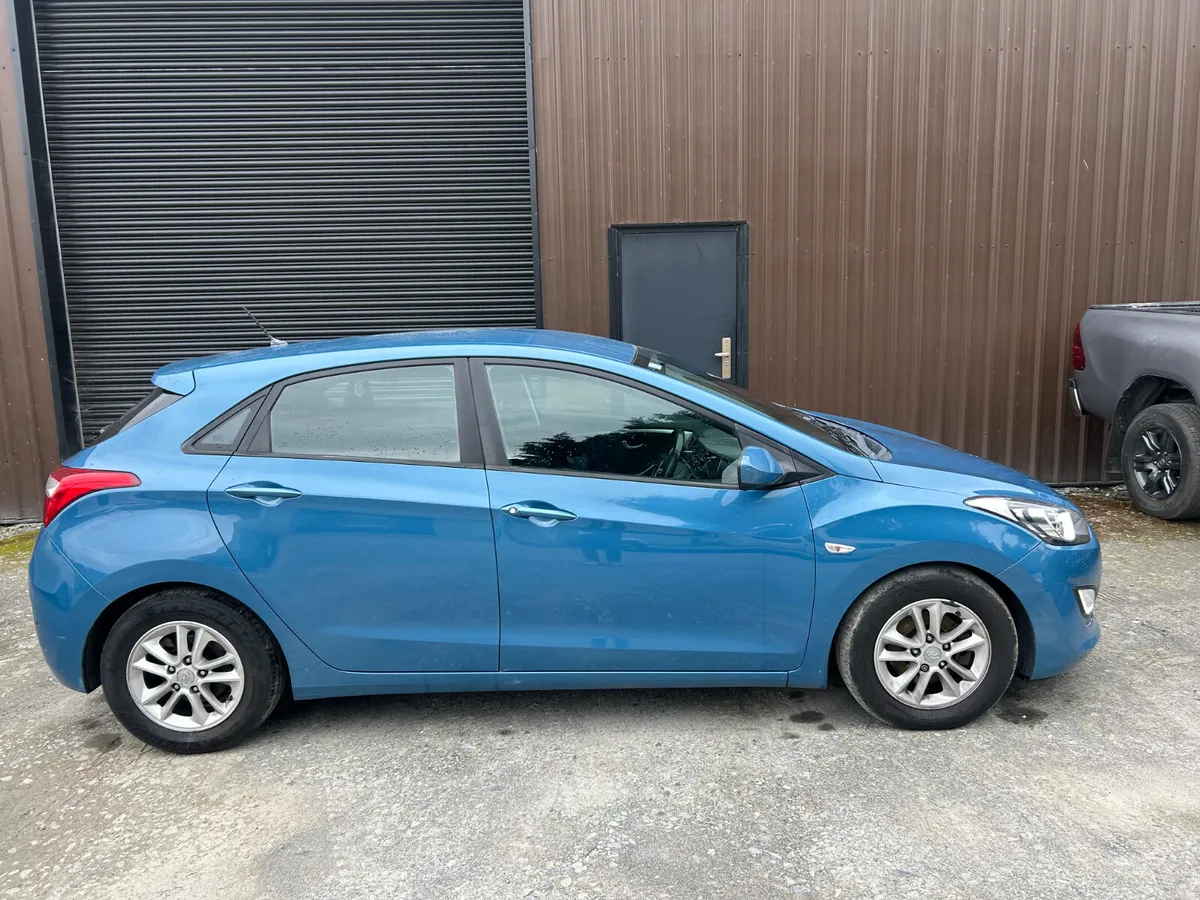 Hyundai i30 2012, cheap insurance - Image 3