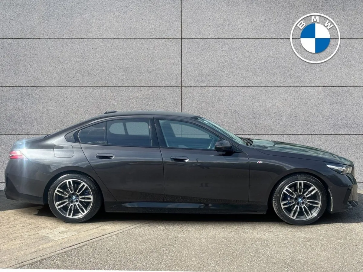 BMW 5-Series 530e M Sport Saloon - Image 3