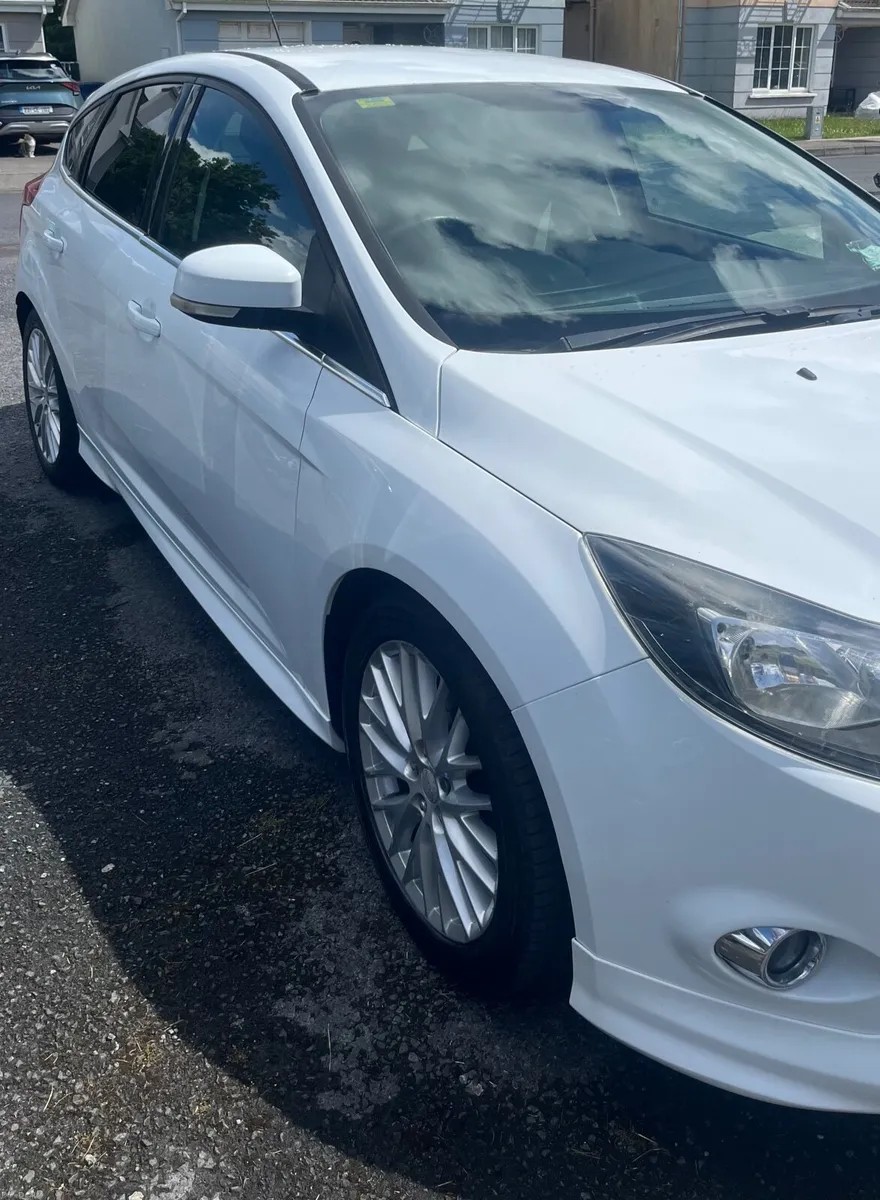 Ford Focus 2014 - Image 2