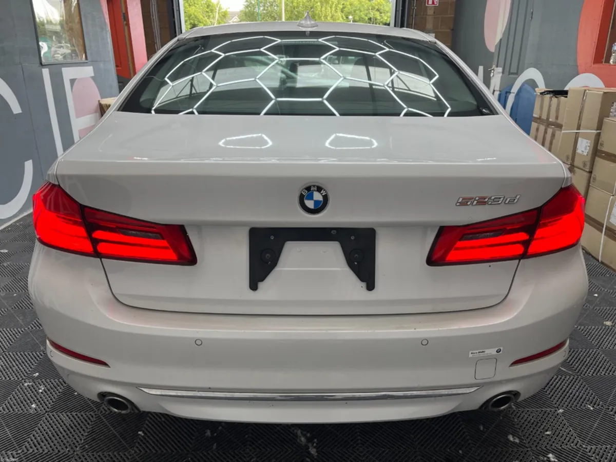 BMW 5-Series 2019 BMW 523D 2.0 AUTOMATIC / CRUISE - Image 3