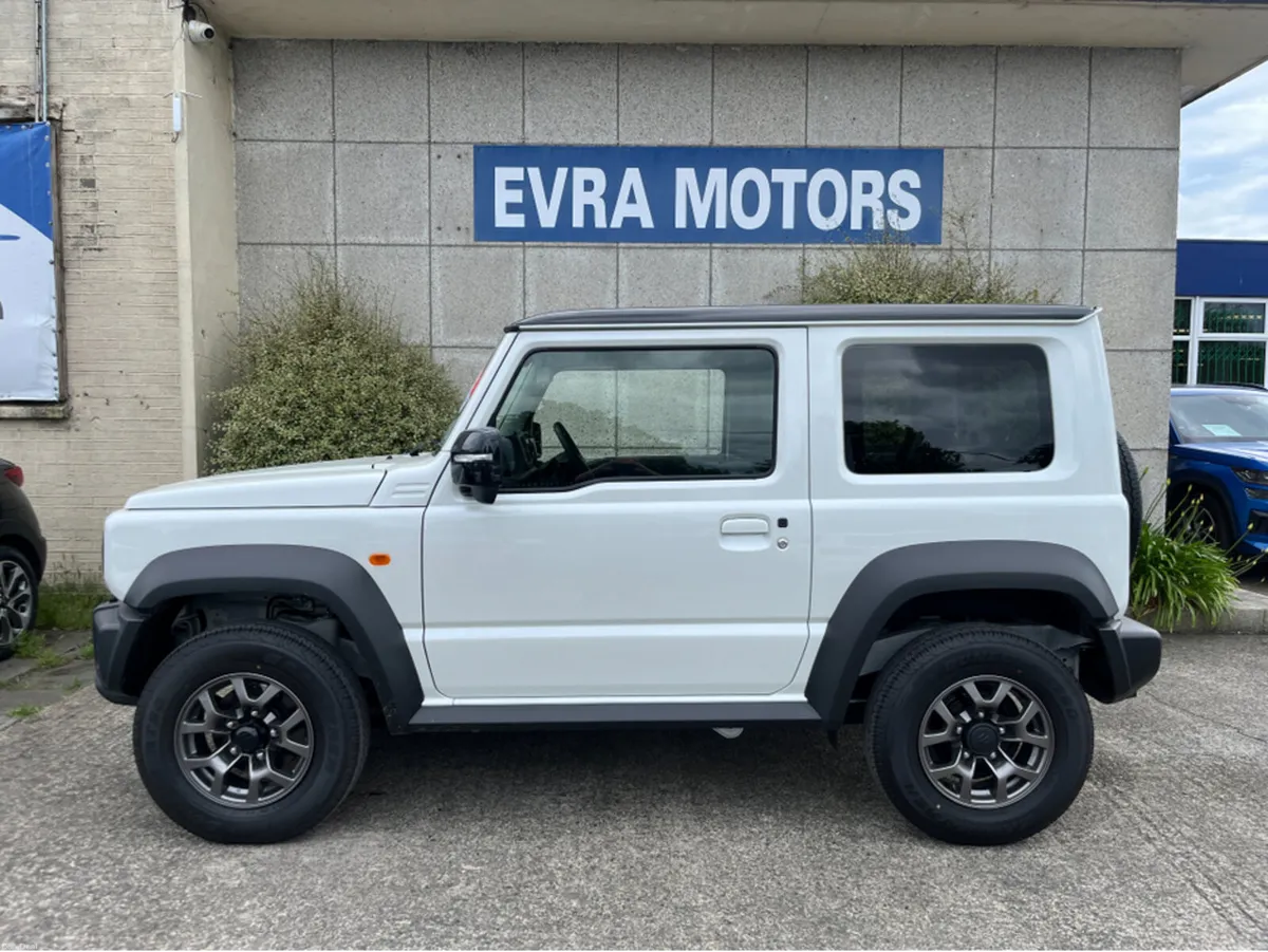 Suzuki Jimny SIERRA 4 SEAT AUTOMATIC 1.5 PETROL // - Image 6