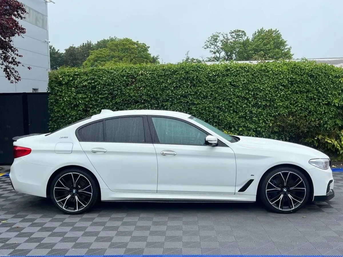 BMW 5-Series 530e M-SPORT COMPETITION 2.0 HYBRID / - Image 2