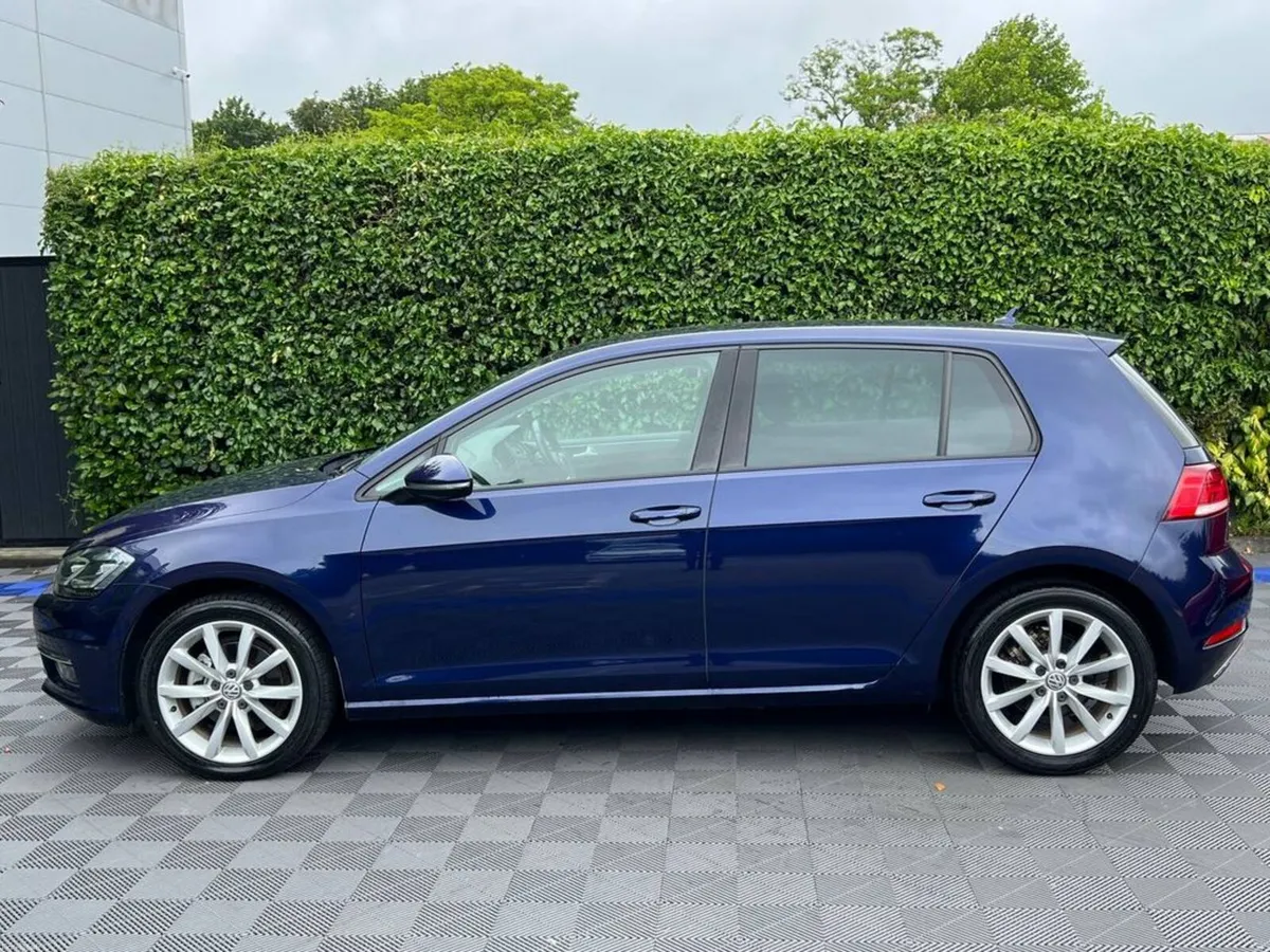 Volkswagen Golf COMFORTLINE 1.2 TSI AUTO // VERY L - Image 3