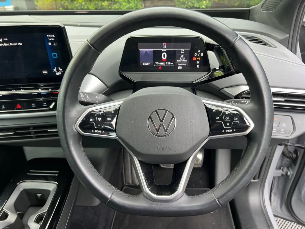 Volkswagen ID.4 PURE 52KWH AUTO // DIAMOND CUT ALL - Image 4