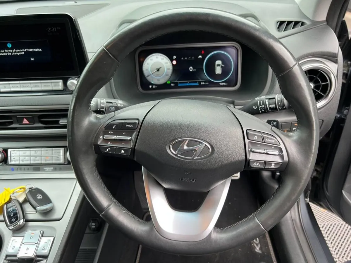 Hyundai KONA PREMIUM EV 64KWH // HEATED SEATS // R - Image 4