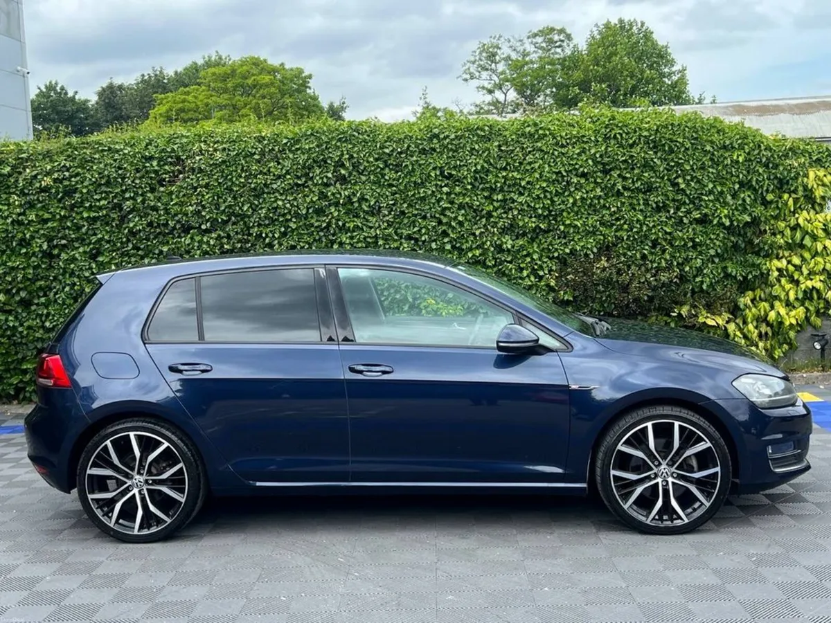 Volkswagen Golf HIGHLINE R-LINE PACK 1.4 TSI AUTO - Image 2