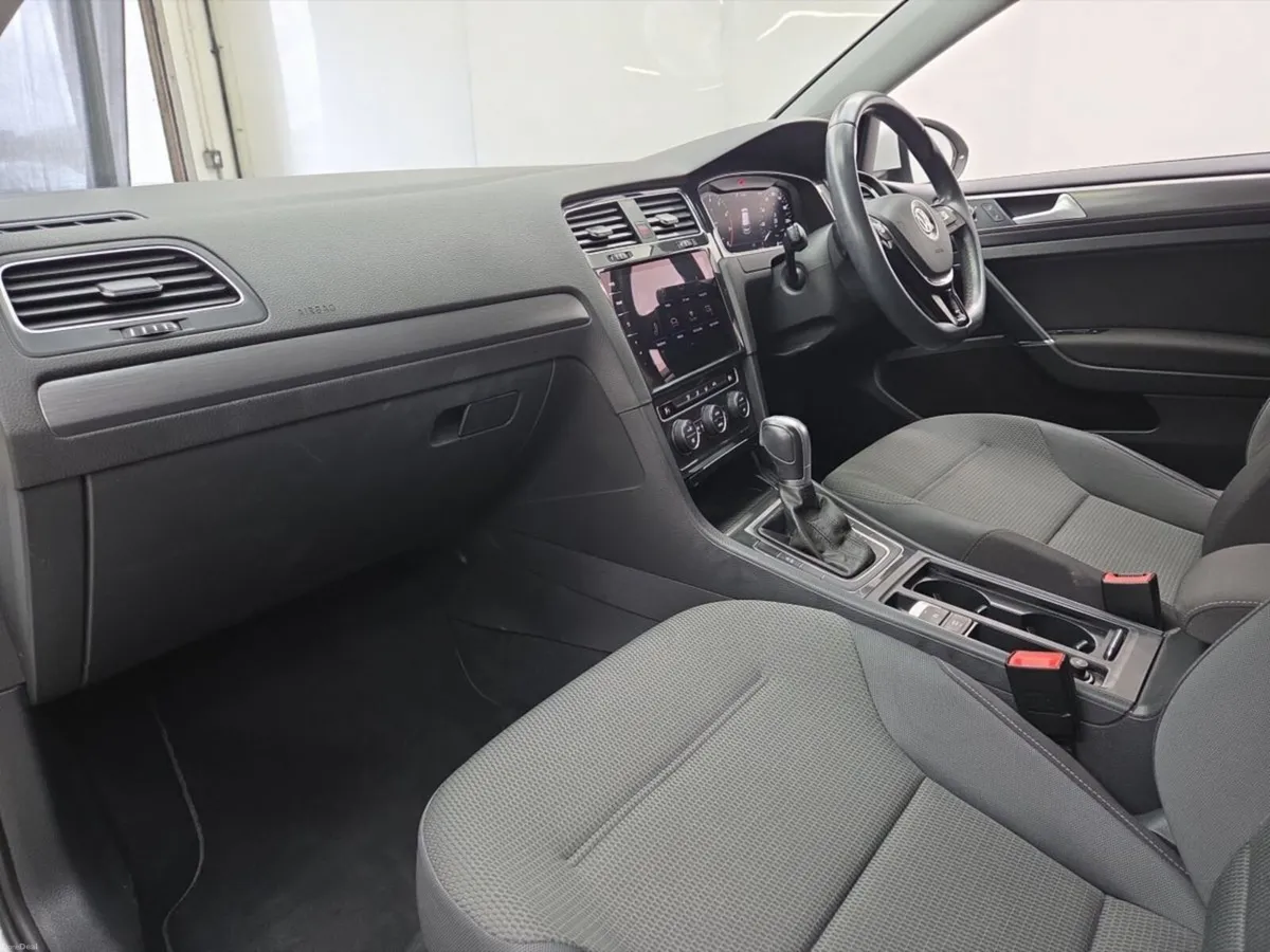 Volkswagen Golf TSI Comfort Tech Edition DSG - Image 4
