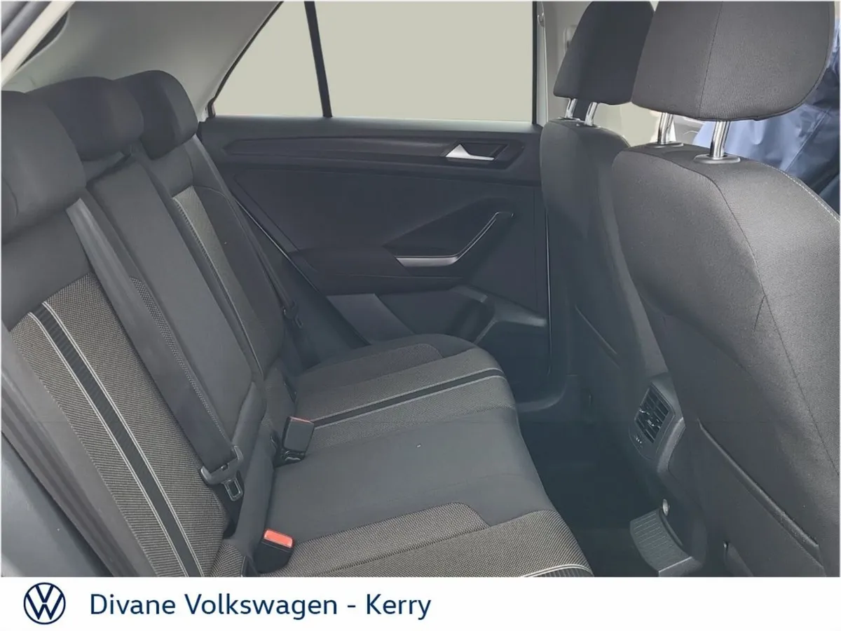 Volkswagen T-Roc DESIGN 1.6 TDI 115 BHP - Image 4