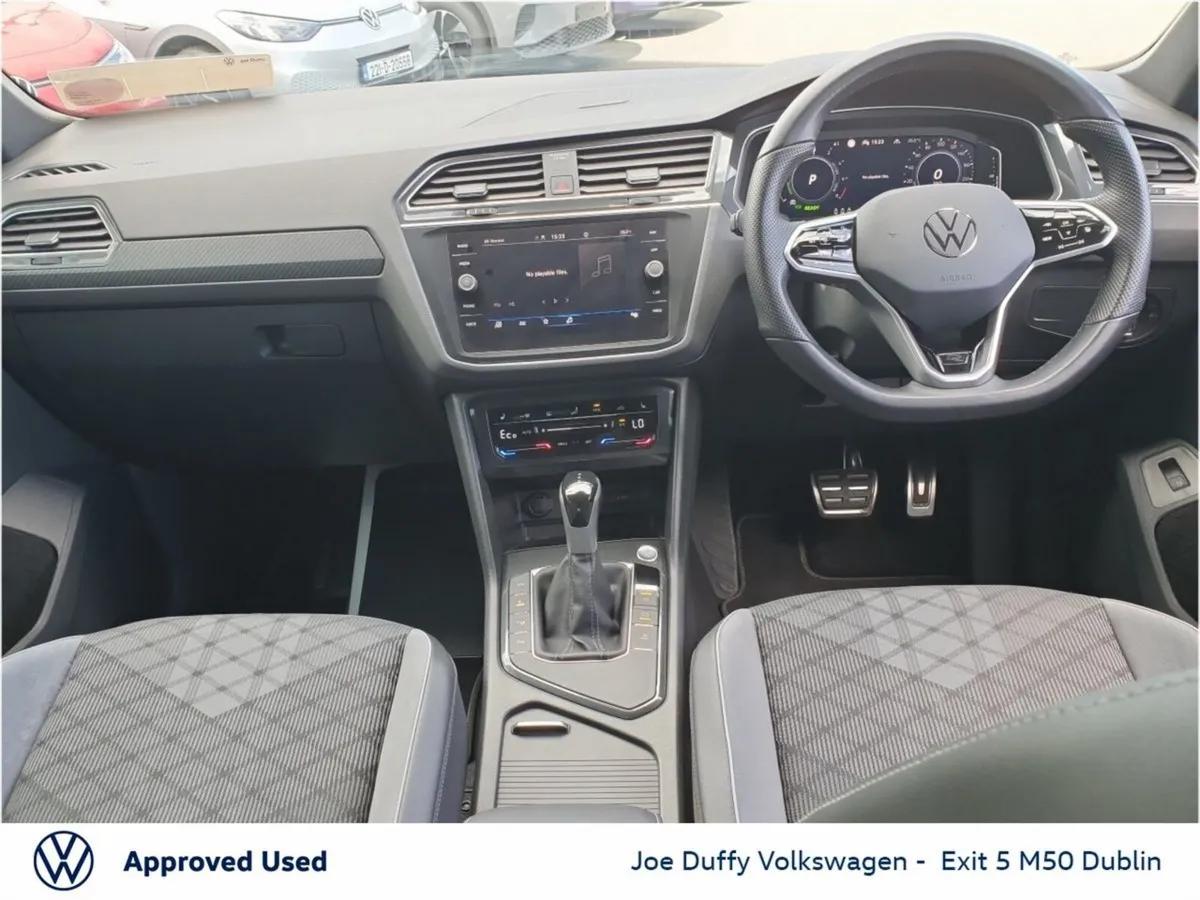 Volkswagen Tiguan R-LINE 1.4TSI PHEV 245HP AUTO - Image 3