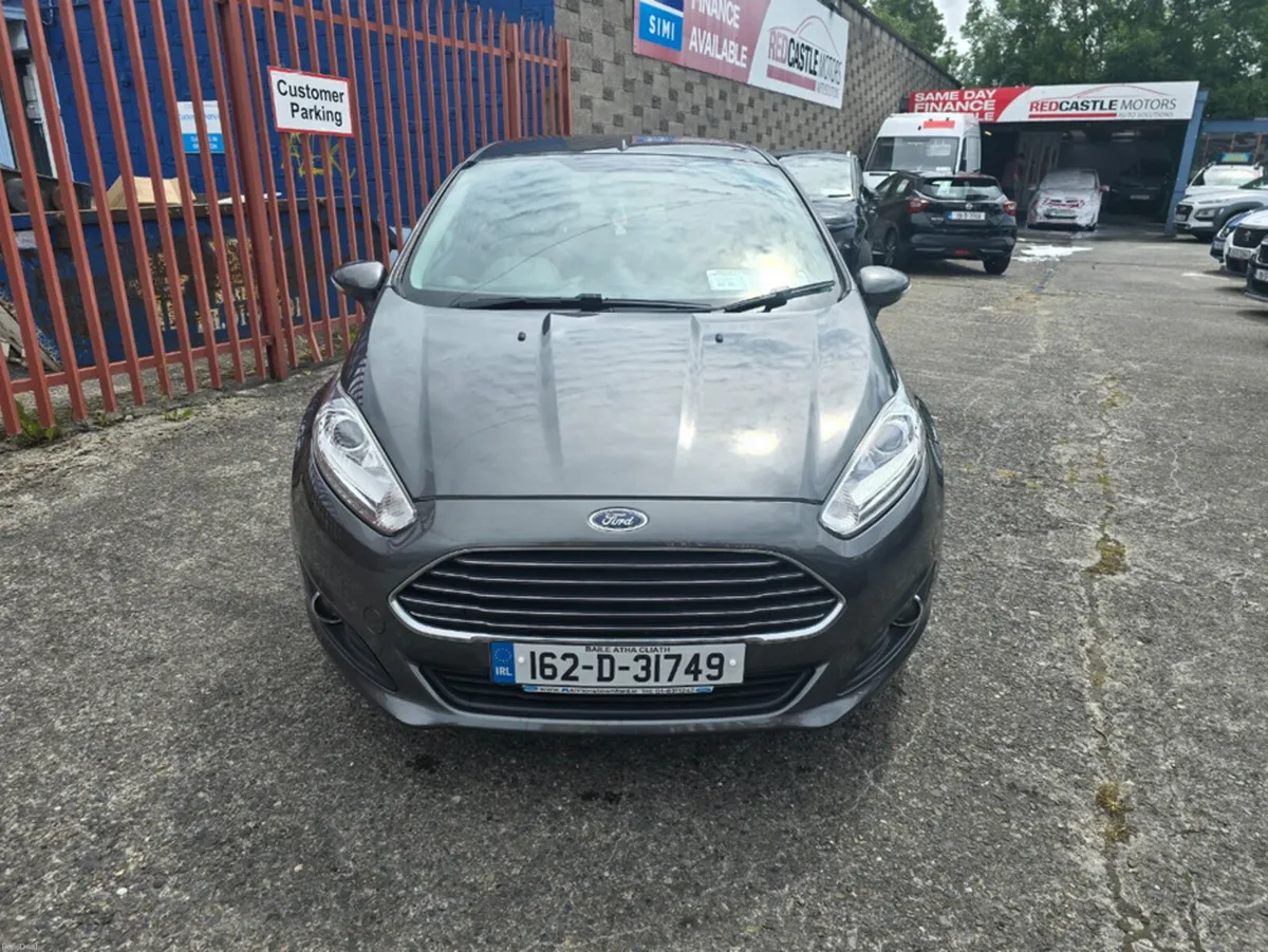 Ford Fiesta 1.25 ZETEC 82 5DR - Image 2