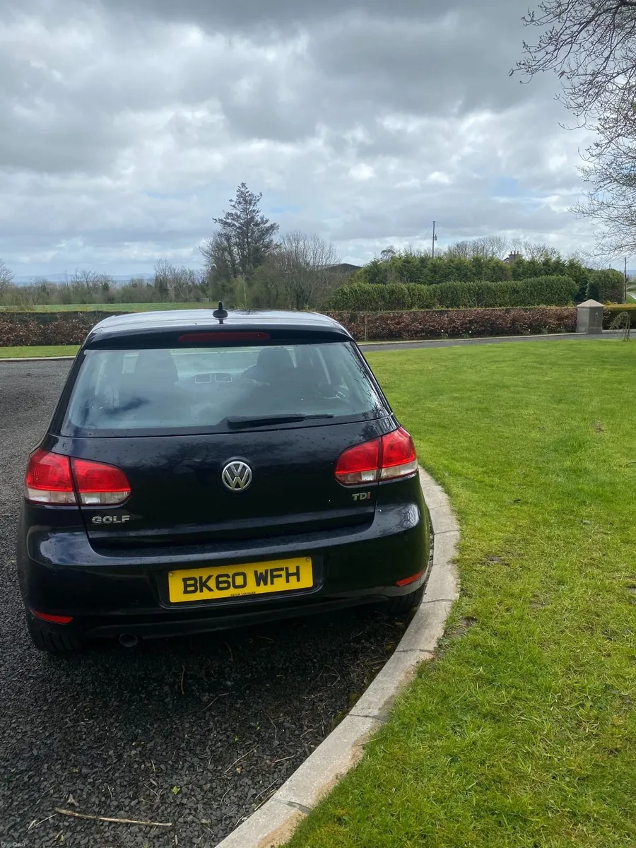 Volkswagen Golf 2010 - Image 2
