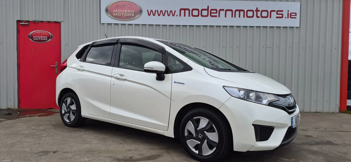 Honda Fit automatic hybrid/petrol 1.5 5dr - Image 2