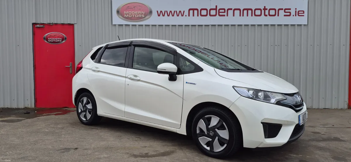 Honda Fit automatic hybrid/petrol 1.5 5dr - Image 1