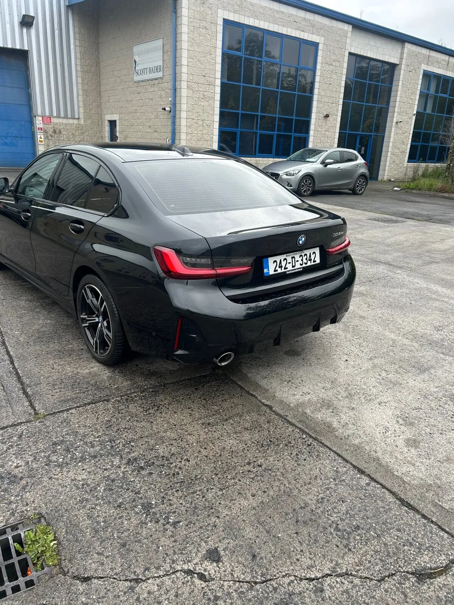 BMW 3-Series 2024 - Image 4