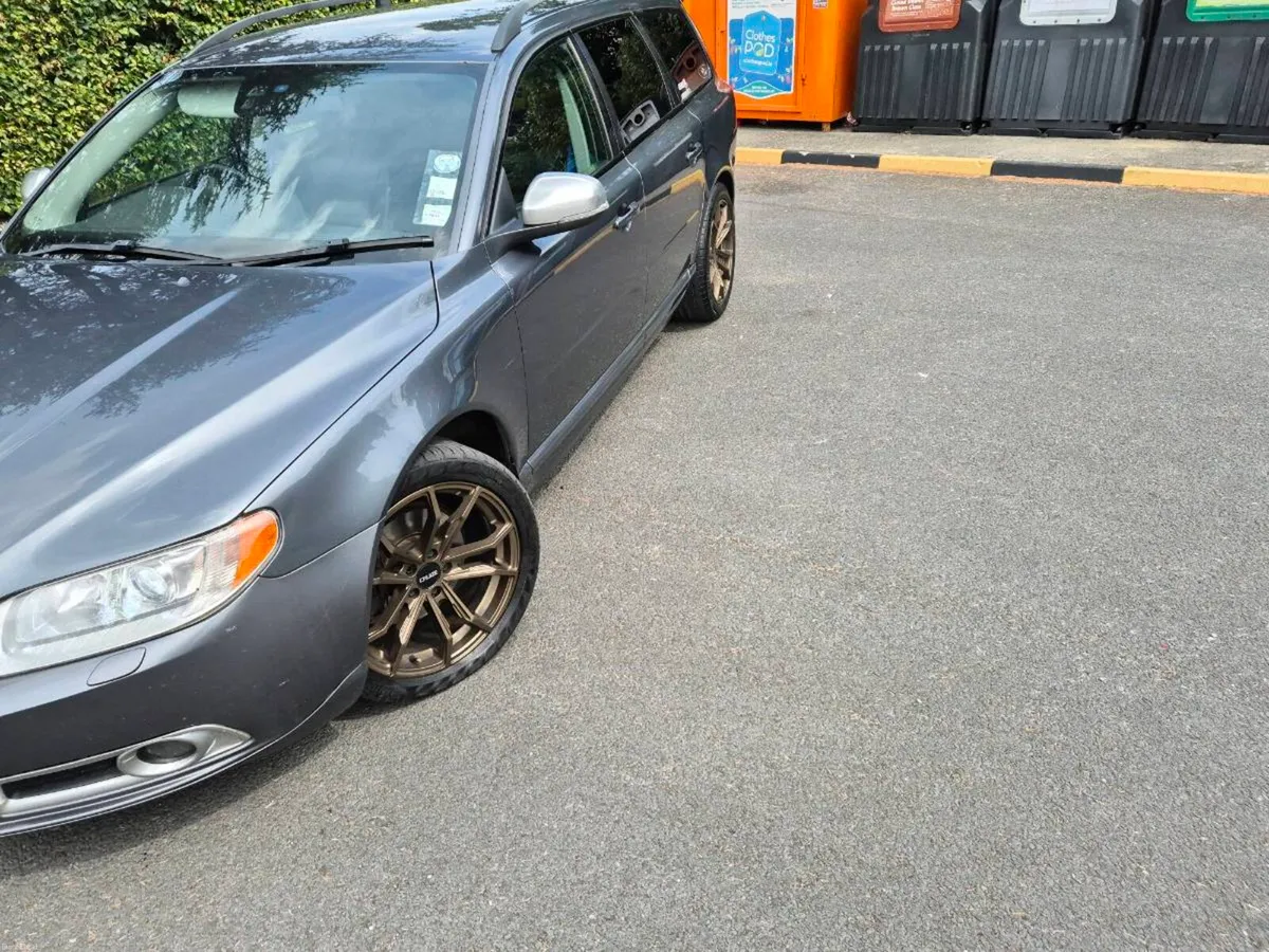 Volvo v70 r design d3 163hp - Image 4