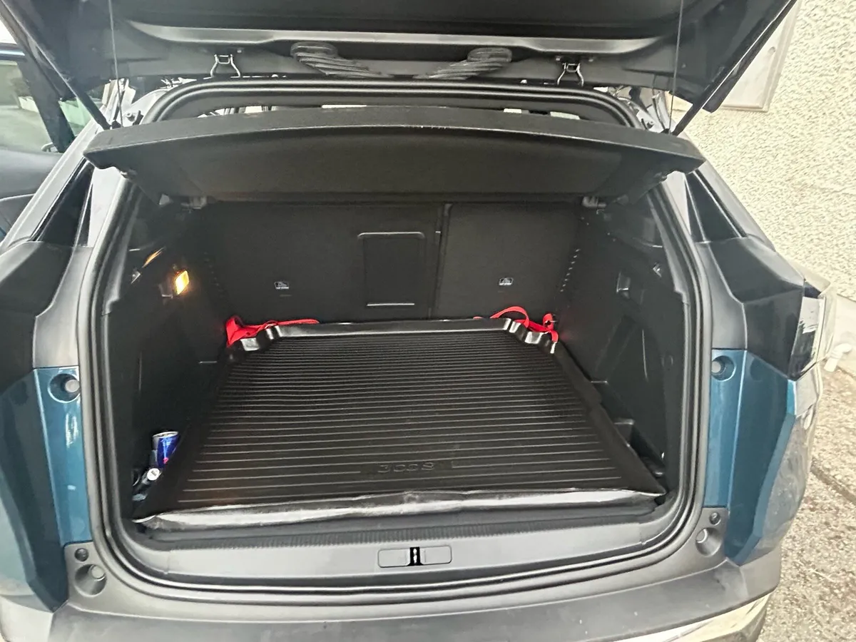 Peugeot 3008 GtT  Dieeel - Image 4