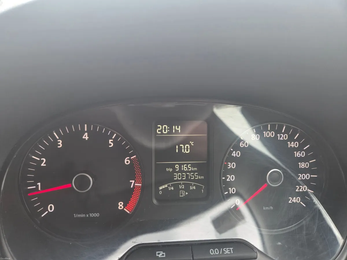 Volkswagen Polo 2011 - Image 4