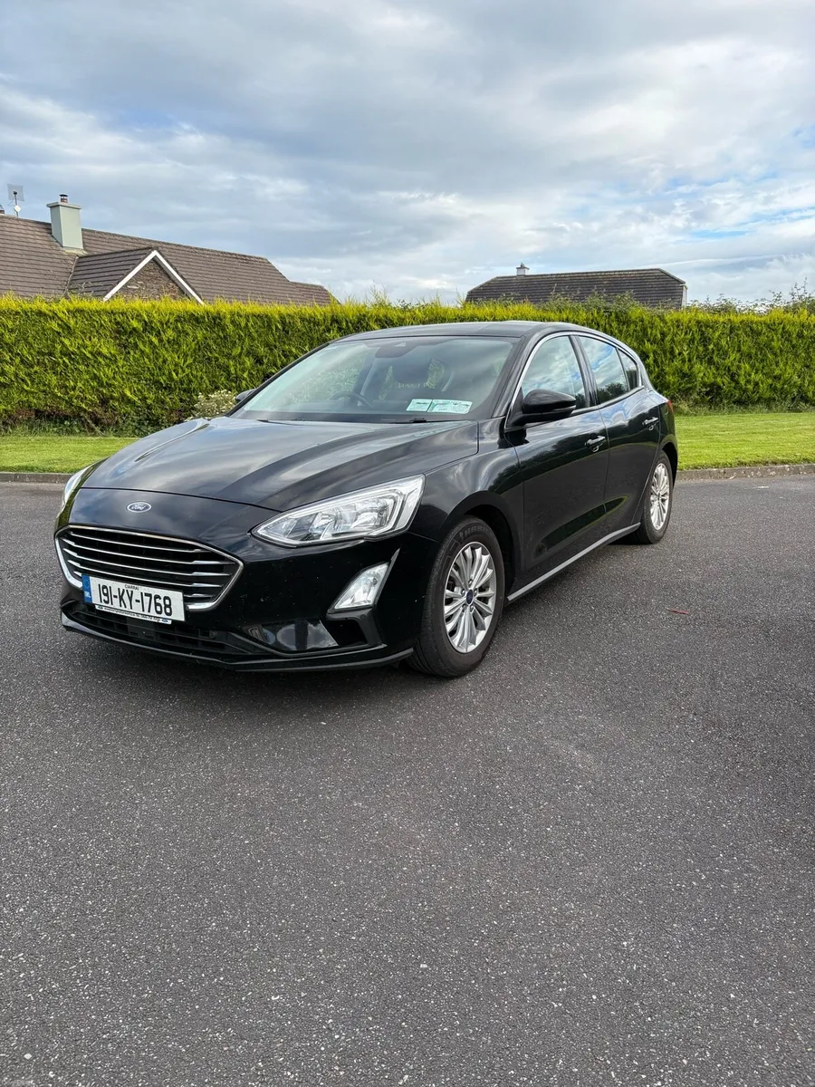 Ford Focus Titanium 1.0L 5Dr 125 - Image 4