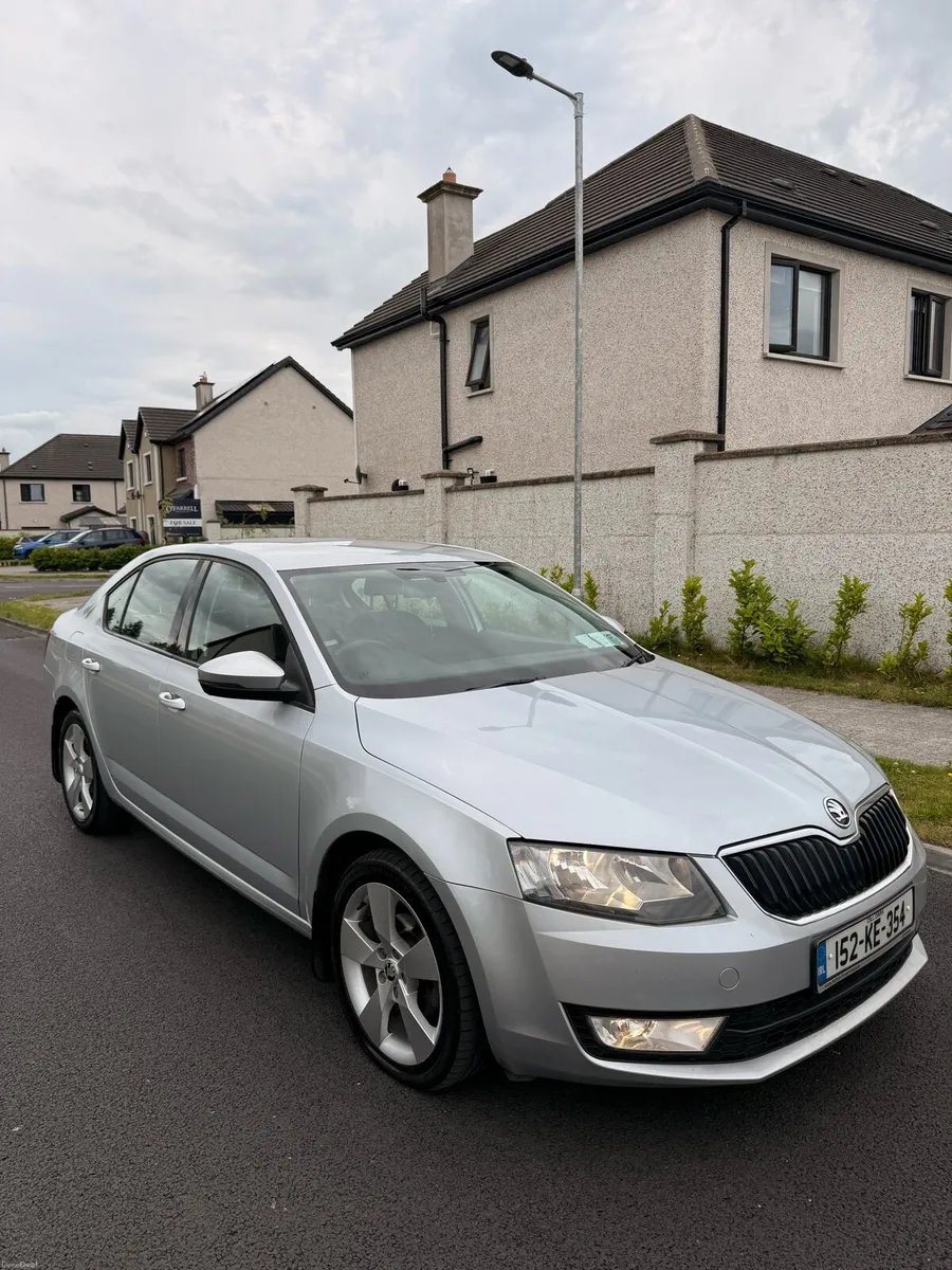 2015 Skoda Octavia Elegance Low Kilometres - Image 2