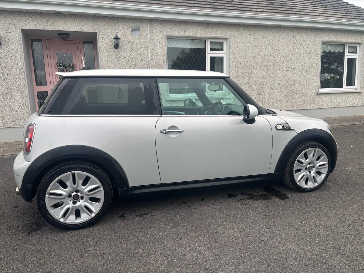 Mini Cooper D - Image 2