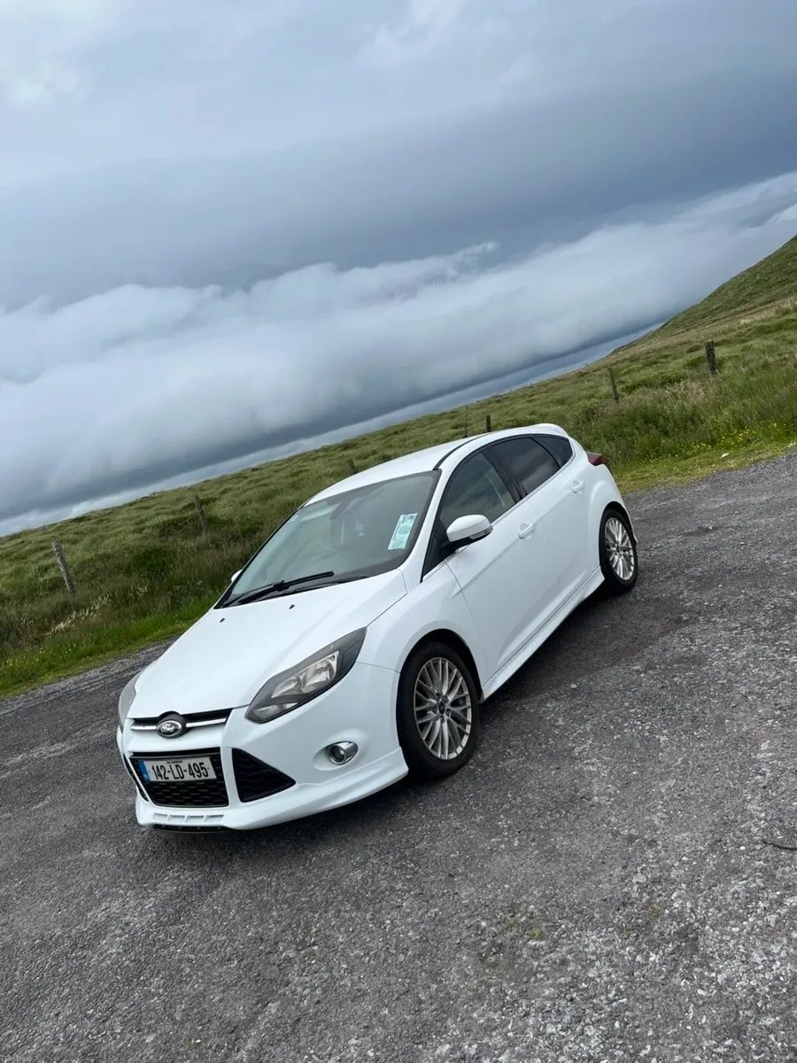 Ford Focus Zetec s (2 owners ) - Image 3