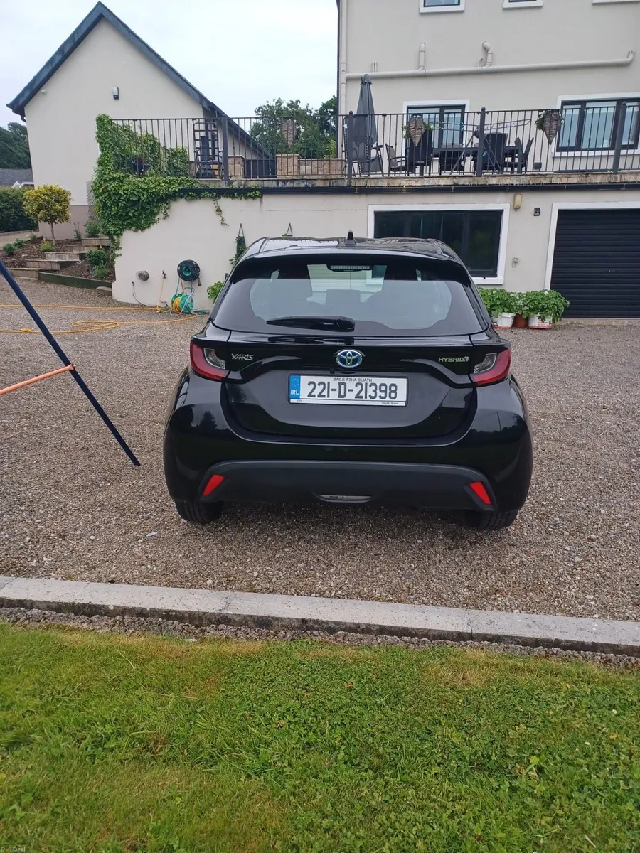 Toyota Yaris Hybrid *Nct 03/28* - Image 3