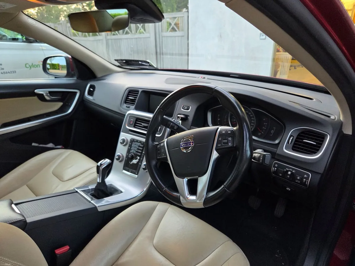 Volvo S60 2017 - Image 5