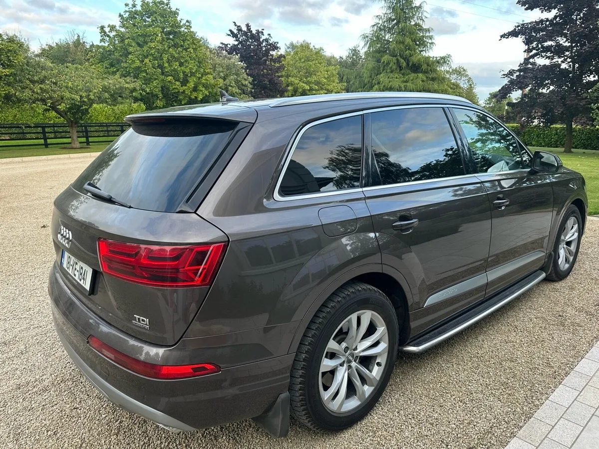 Audi Q7 - Image 2
