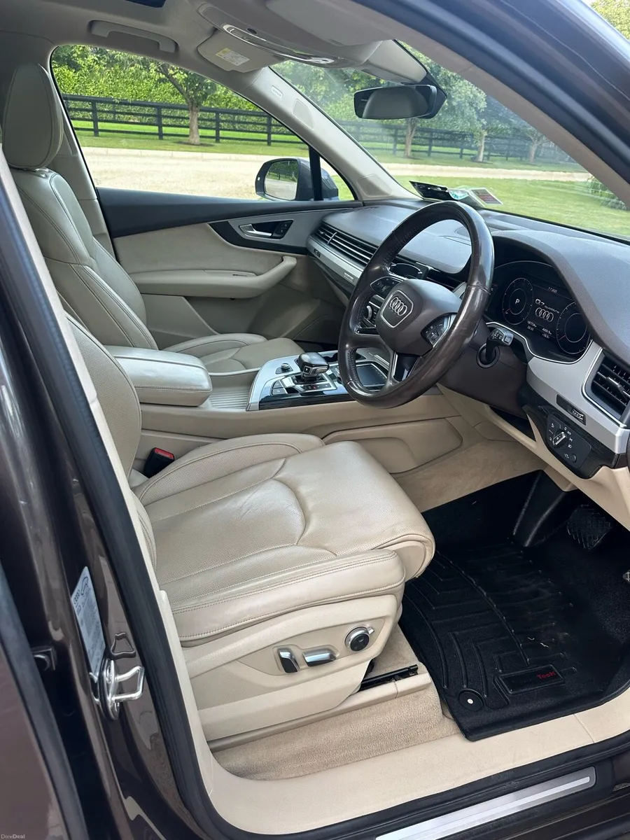 Audi Q7 - Image 6