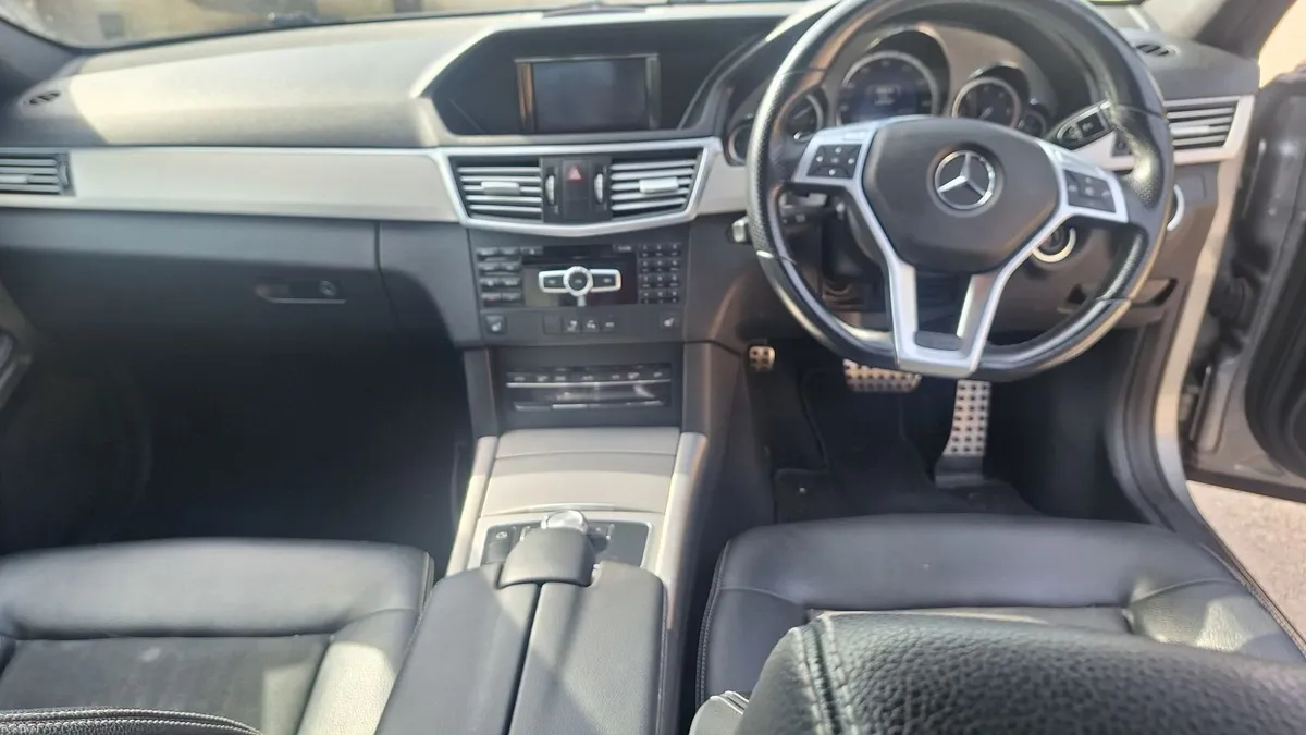 Mercedes-Benz E-Class 2012 - Image 2