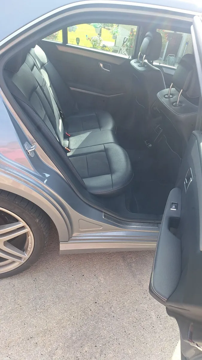 Mercedes-Benz E-Class 2012 - Image 6