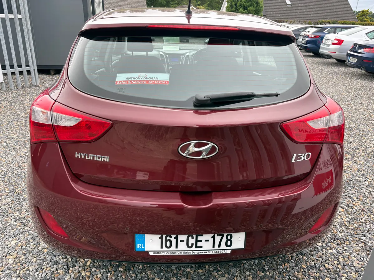 Hyundai i30 Deluxe 1.6 Diesel - Image 4