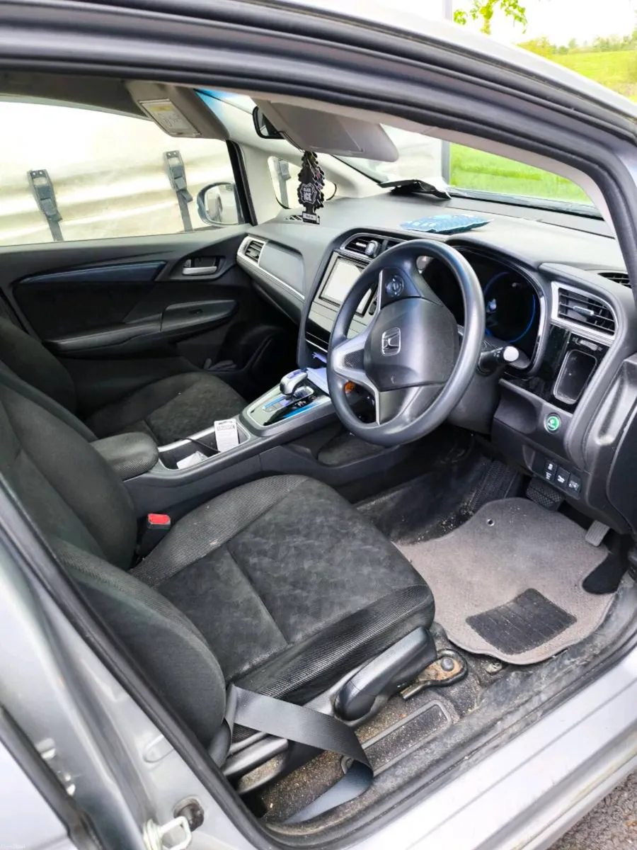 Car - Image 5
