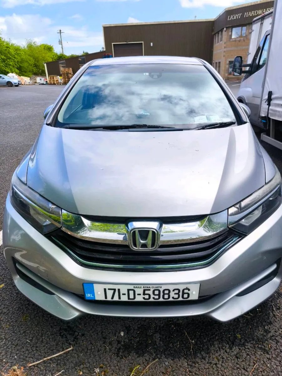 Car - Image 2