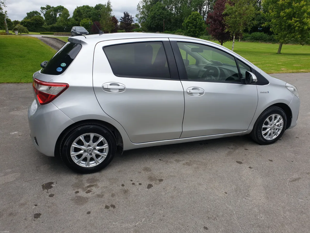 TOYOTA VITZ/171/AUTO/ P.HYBRID /ALARM/IMMOB/R.CAME - Image 5