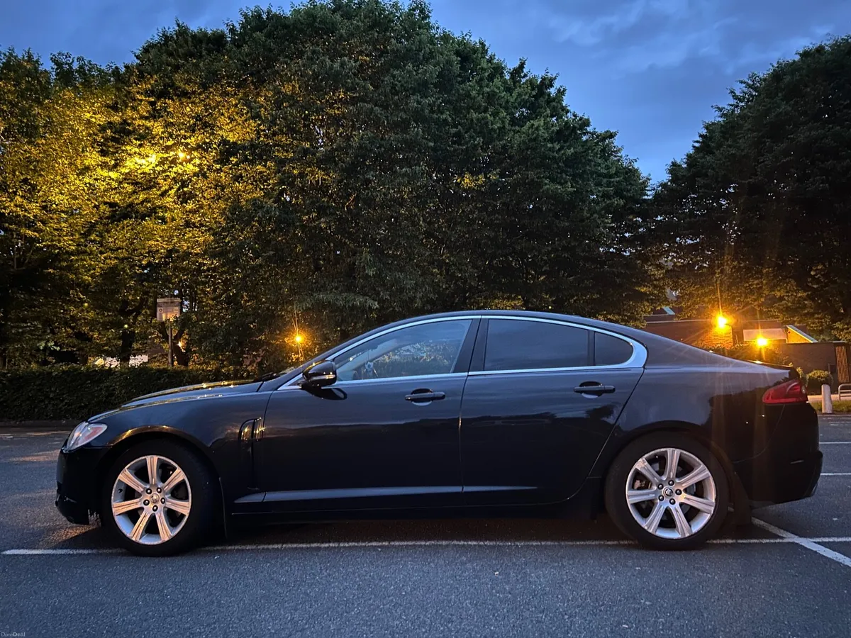 Jaguar XF 2011 - Image 2