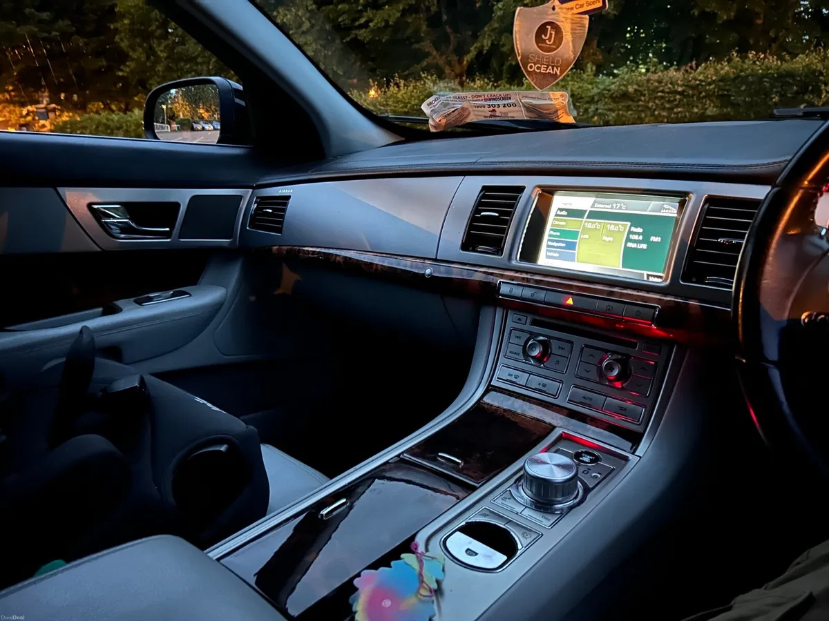 Jaguar XF 2011 - Image 5