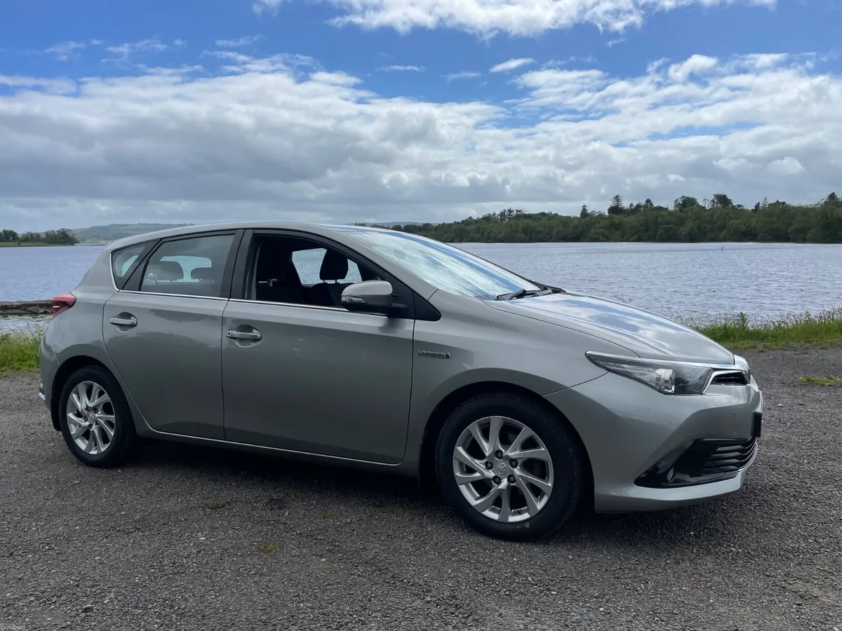 Toyota Auris hi-brid 2015 nct 12/26 tax 3/27 - Image 2