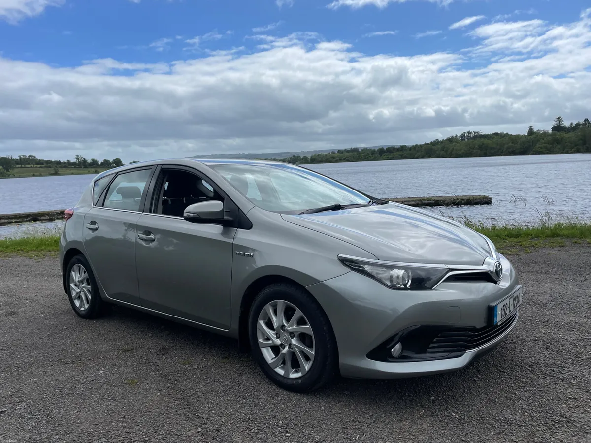 Toyota Auris hi-brid 2015 nct 12/26 tax 3/27 - Image 1
