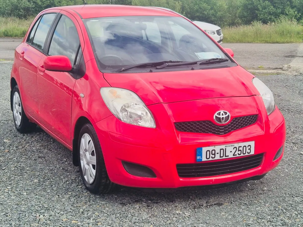 Low miles Toyota Yaris tr 2009 1.3 petrol manual - Image 2