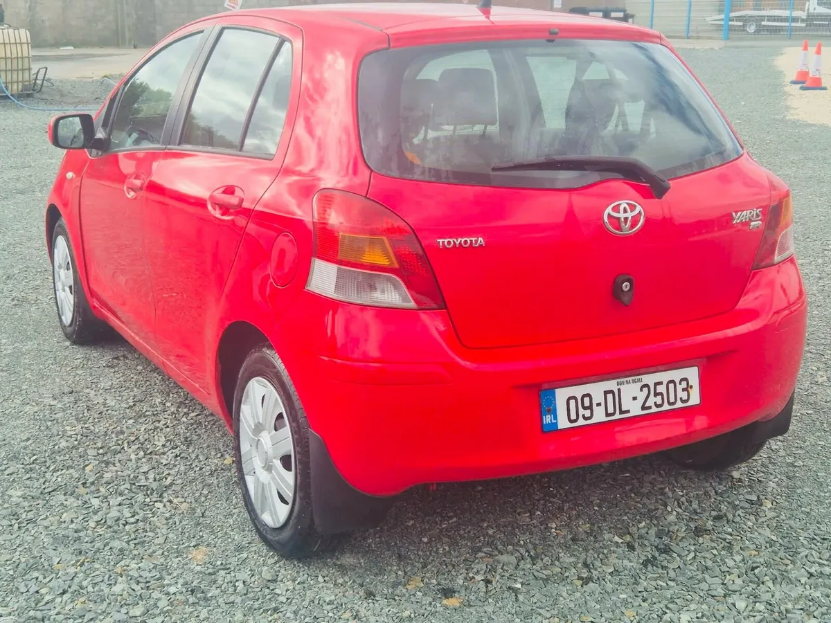 Low miles Toyota Yaris tr 2009 1.3 petrol manual - Image 4